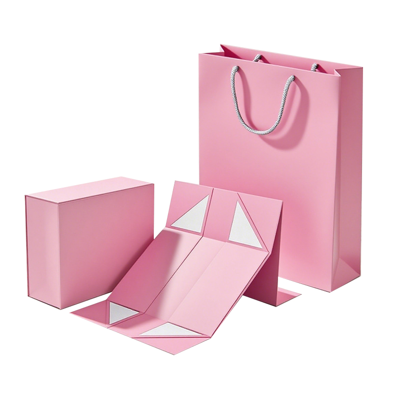 స్కార్ఫ్ గిఫ్ట్ బాక్స్ మృదువైన స్కార్ఫ్‌లను చుట్టడం నుండి ప్రదర్శించబడేలా మార్చే ఉత్సవ మాయాజాలం కాదా?